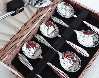 Dessert spoons, boxed, 1950s' fruit or pudding spoons and matching serving spoon, scalloped chrome spoons.