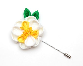 Kanzashi fabric flower brooch / White and yellow / flower lapel pin / Boutonniere lapel pin / Wedding Boutonniere / Men's Flower Lapel Pin