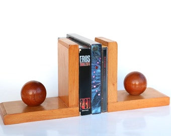Sphere wooden book ends shaped like a ball mid century modern book rest retro sixties treen woodwork gift for book lover globe
