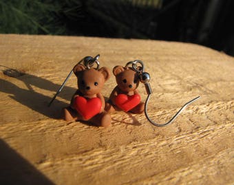 Kawaii Bear holding heart dangle earrings