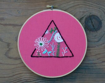Geometric Floral Embroidery Hoop (7-inch diameter)