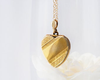 Vintage Gold Heart Locket | Art Deco Design 9ct Gold Back & Front Photo Locket Necklace - 20 Inch Chain Included