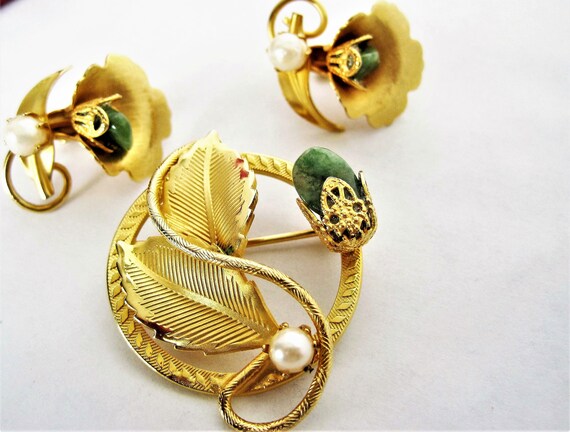 Jade Faux Pearl Brooch Earrings, Gold Tone Set, Jade Chunks, Brooch and Earrings
