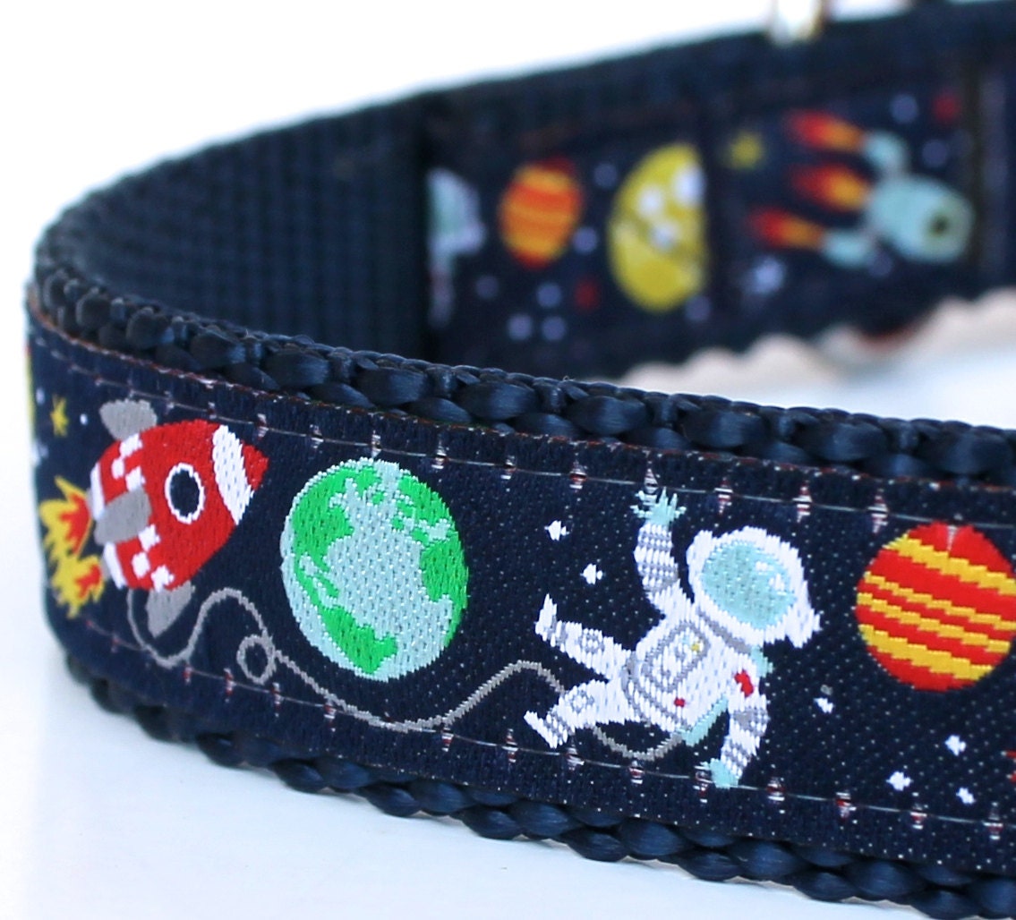 Collar space Collar space