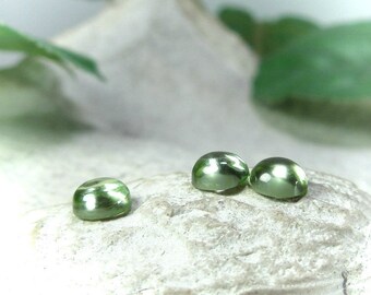Peridot Cabochon Round 3pcs - Peridot Cabochons, Green Cabochons, 4mm Round Cabochons, Setting Cabochons, Nose Ring Cabochons, Earring