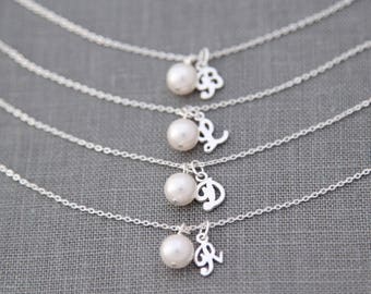 Initial Bridesmaid Bracelet Set of 6, Bridesmaid Gift Bracelet, Personalized Bridesmaid Jewelry, Pearl Bracelet Initial Gift