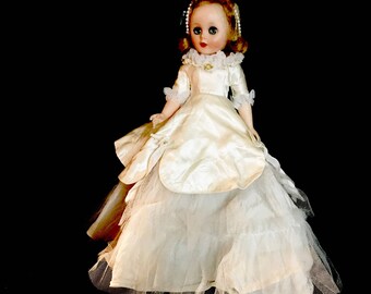 Vintage 1940's Bride Doll GC2729