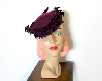 Vintage 1940's Plum Wool Tilt/Percher Hat~