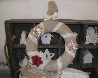 Crown linen hearts and lace