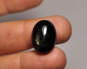 Natural Cat Eye Green Flash Diopside Cabochon Gemstone Black Color Oval Shape Ring size 19x14x9 mm. 21.20 Cts.