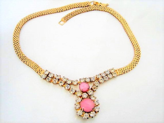 Art Deco Rhinestone Necklace - Pink Glass Cabochon - Gold Mesh Chain