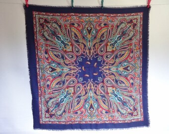 Large Vintage Paisley Shawl Scarf 118cm x 118cm