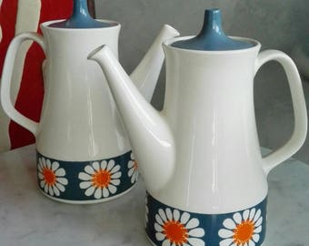 Figgjo Flint Norway. Designed by Turi Gramstad. Daisy Pattern Coffepot