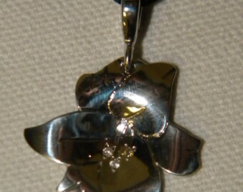 Sterling Silver Lily pendant
