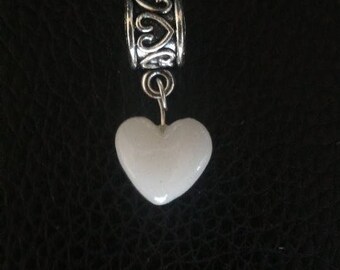 Breastmilk heart bead