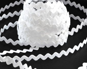 Serpentine Ribbon thick white 5mm x 5