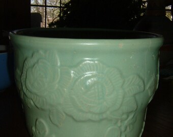 Vintage/Antique green stoneware pottery flower pot/jardiniere