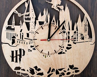 Harry Potter Hogwarts Wooden Wall Clock Housewarming Gift Home Decor Wall Art Rustic