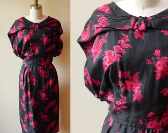 1950s Red Floral Wiggle Dress // Silk // vintage dress