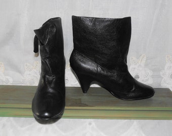 FREE SHIPPING...Vintage Soft Leather Granny Pixie Ankle Slouch Heel Boots Shoes - Womens Sz 10 M