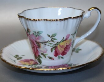 SALISBURY Bone China Teacup and Saucer Set