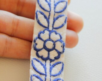 White Fabric Trim With Floral Embroidery, Blue Trim, 25mm wide - 030315L12