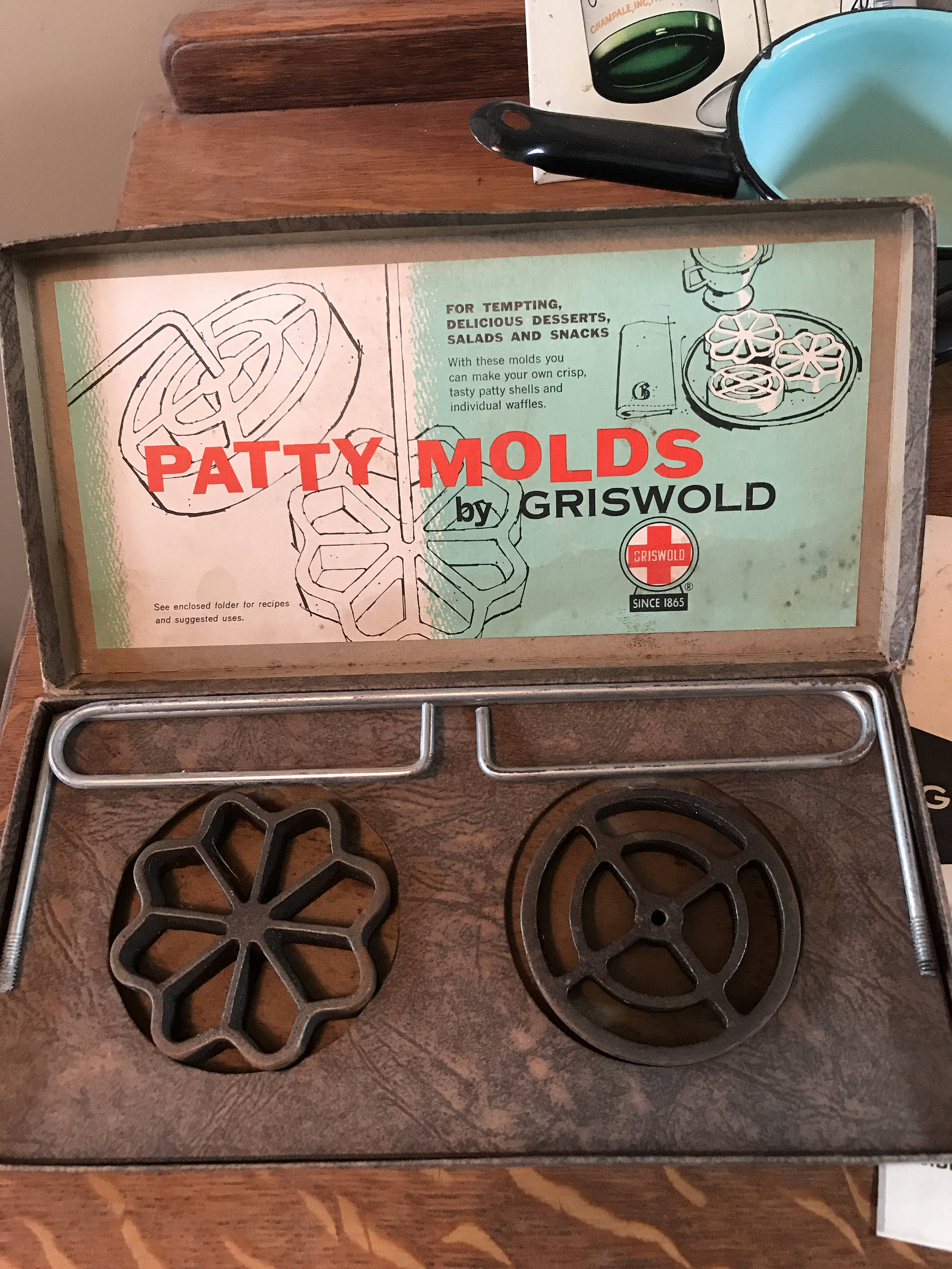 Griswold Cast Iron Patty Mold Set with Directions