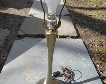 nice clean vintage mid century GENIE SOLID BRASS table lamp
