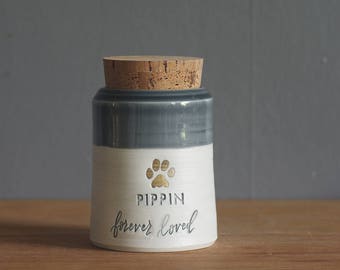 custom pet urn with gold accent. small collar shape. human ashes urn /pet urn. slate/ porc. modern pottery urn, custom text