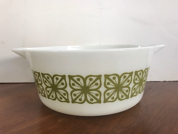 Pyrex Square flowers verde green Cinderella casserole 1 & 1/2 qt.