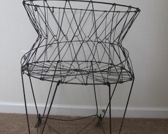 Awesome Vintage Wire Laundry Basket / Produce Basket