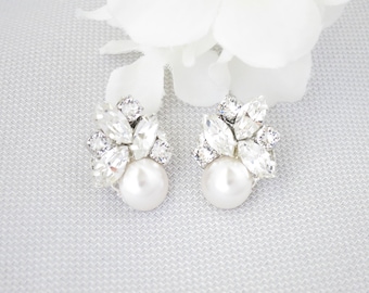 Swarovski cluster stud earrings, Rhinestone bridal earrings, Pearl wedding earrings, Vintage style crystal jewelry, Mother of Bride earrings