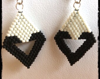 Dangling earrings with colorful beads
