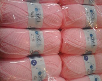 10 BALLS OF YARN