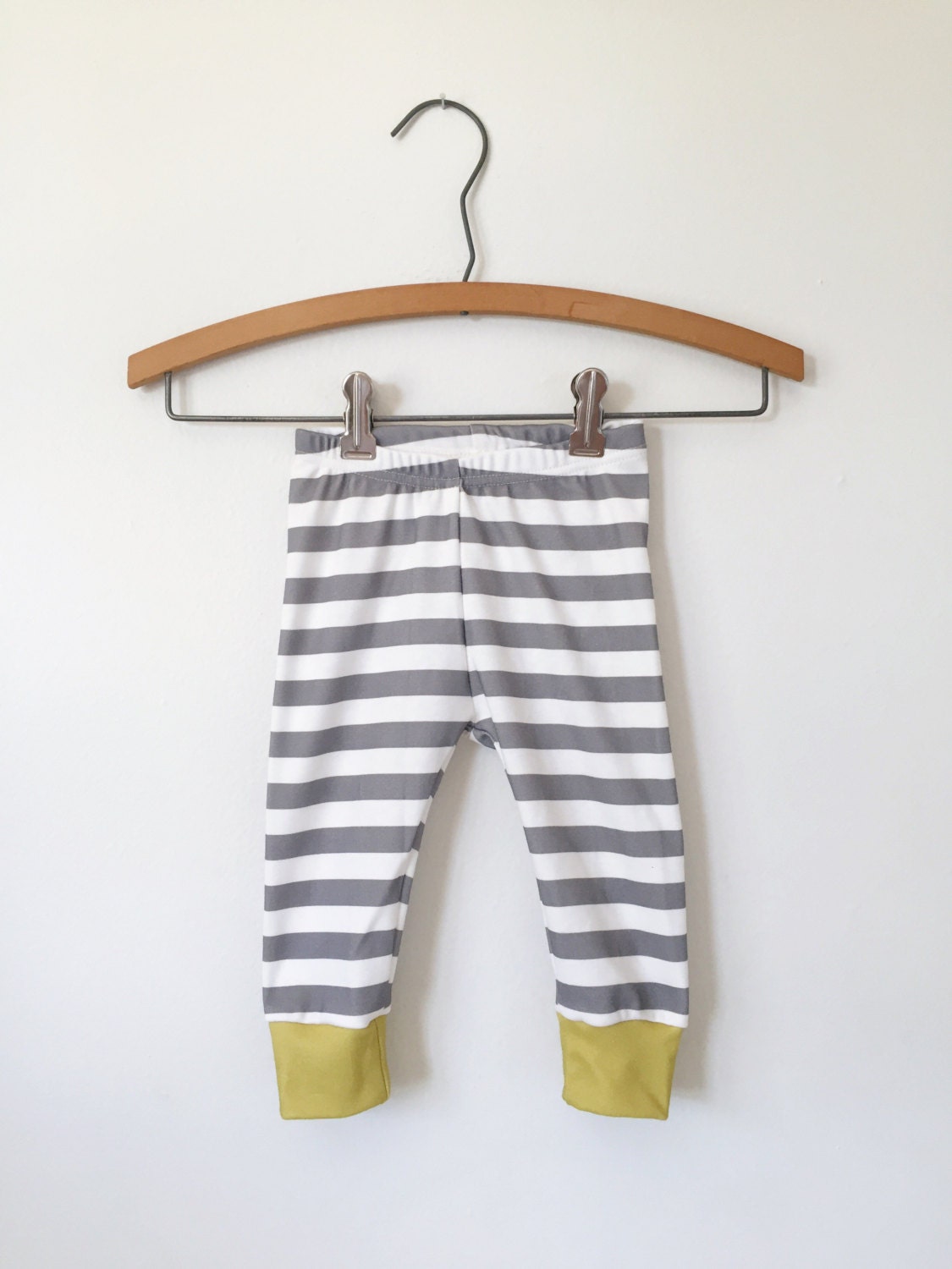 baby leggings Organic baby leggings in grey stripes organic