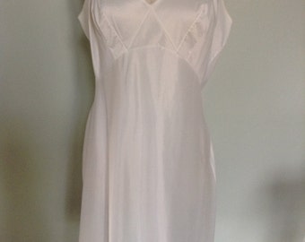 Vintage Van Raalte Full Slip by sz 38 White