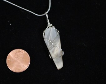 Moonstone pendant in Sterling silver