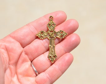 1 Large Gold Cross Pendant GC3116