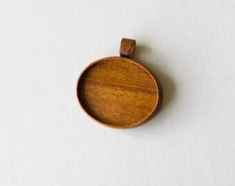Large LIGHT fine craftsmanship hardwood pendant blank - Mahogany - 36 x 46 mm cavity - Organic bail - (A1c-M)
