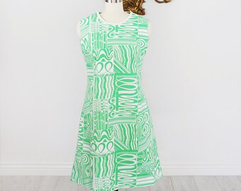 Vintage 1960's Kelly Green Abstract Print Shift Dress