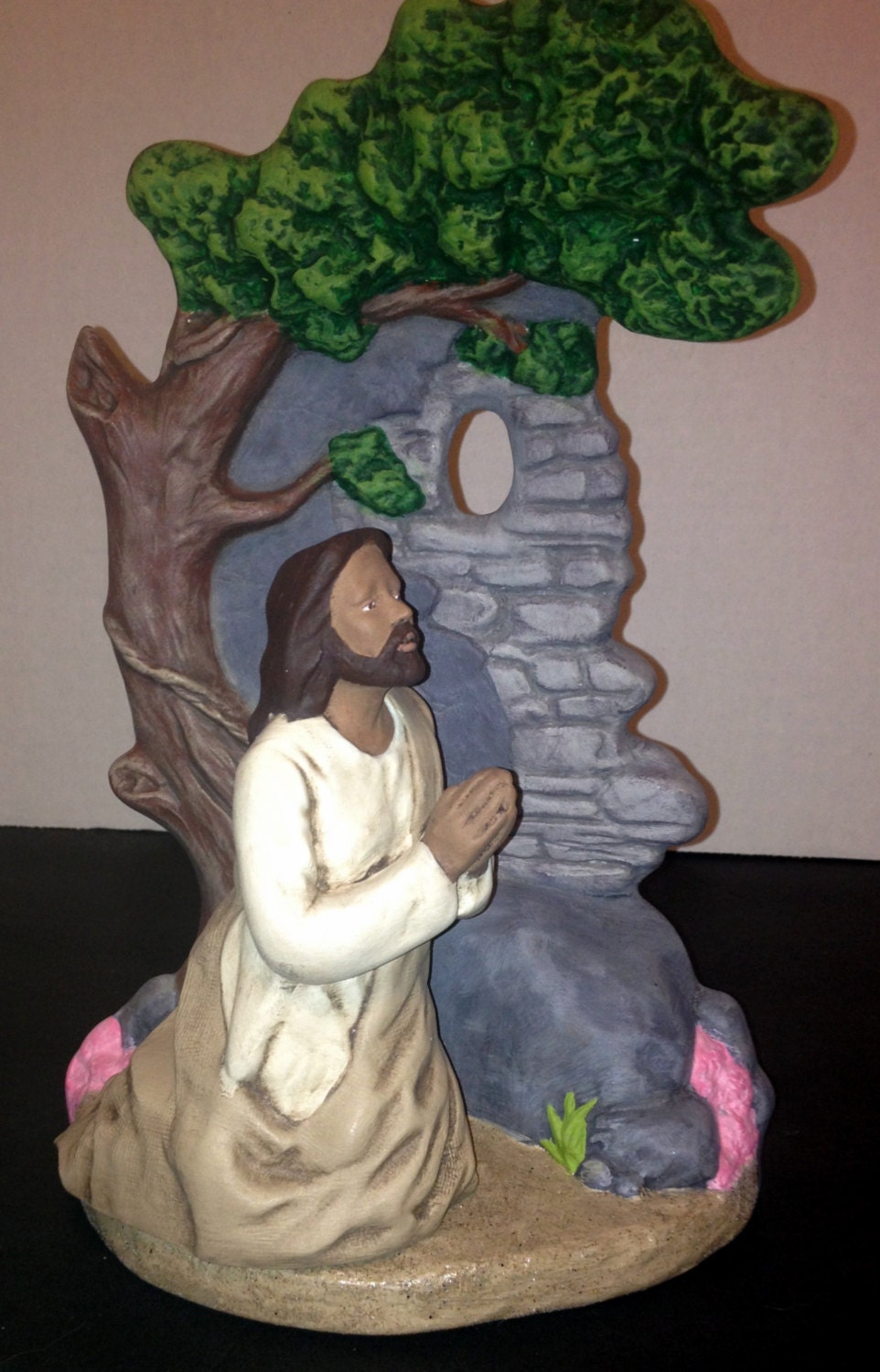 jesus kneeling ipicture