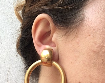 Vintage of the 80's golden metal circle clip earrings