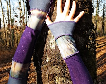 Patchwork of cotton and recycled jersey blue and purple fingerless gloves!