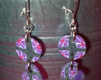 Small disc and heart earrings