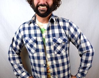 Vintage Levis Plaid Button Up Shirt