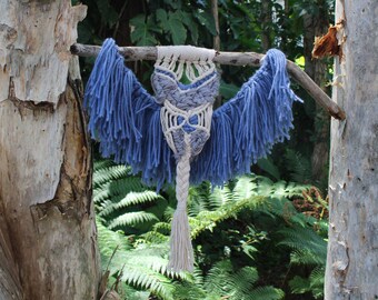 Knots & Threads- Macrame wall hanging