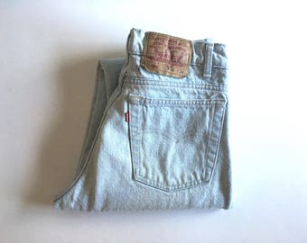 Vintage Men's 80's Levi's 550, Jeans, Light Wash, Denim, Relaxed Fit (W28 x L33 1/2)