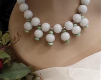 One strand beaded necklace with center drops
