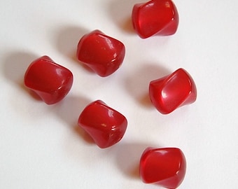 Vintage Red Lucite Moonglow Twist Nugget Beads bds186A
