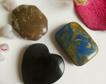 set of 3 plastic beads